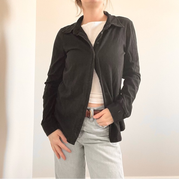 Gap Classic Black Button-Up Shirt - Women's Top - Picture 3 of 4